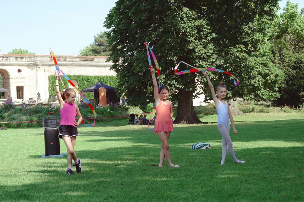 H25 Arts de la Danse hors des murs ! 24 H25 Arts de la Danse hors des murs ! 23